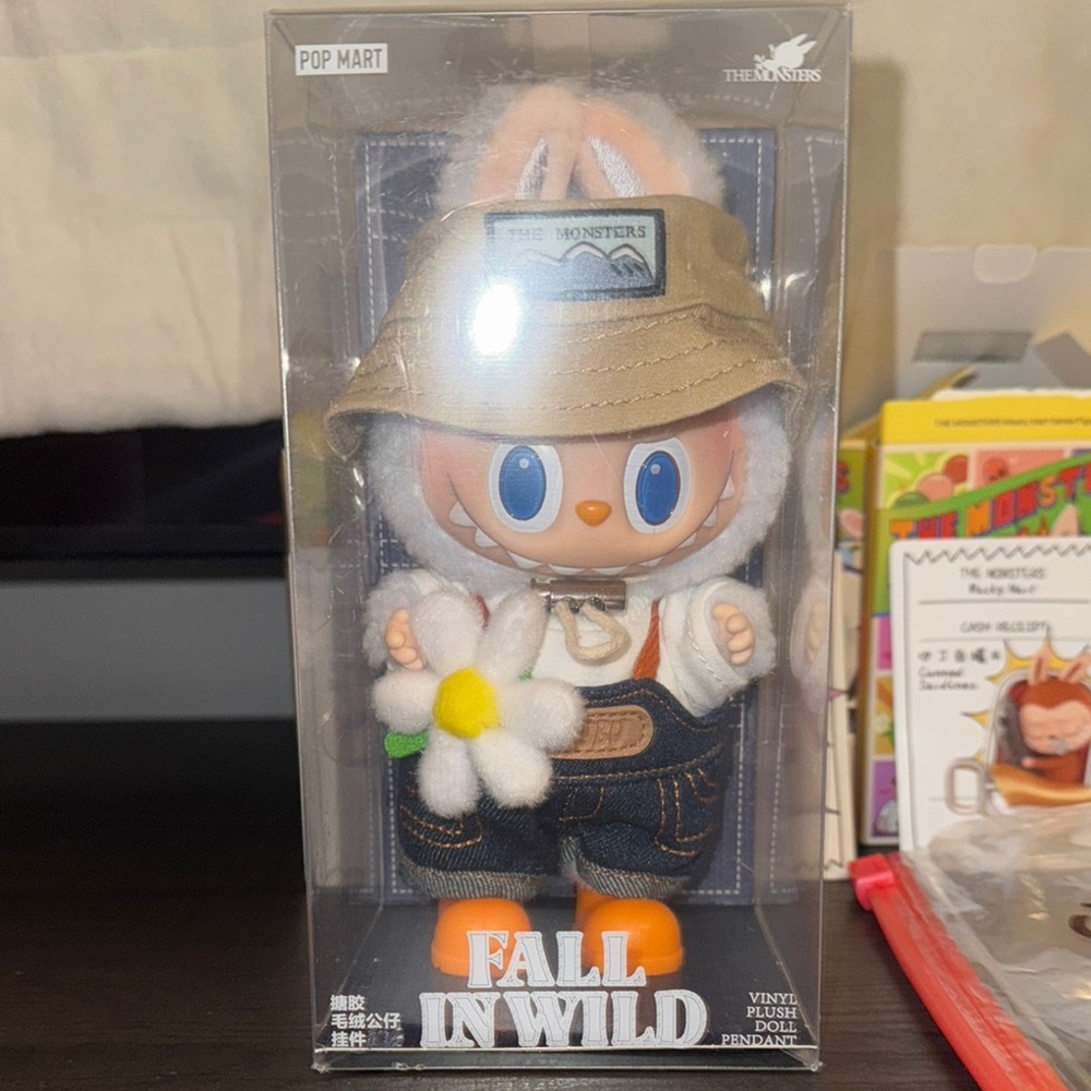 FALL IN THE WILD SPECIAL LABUBU!